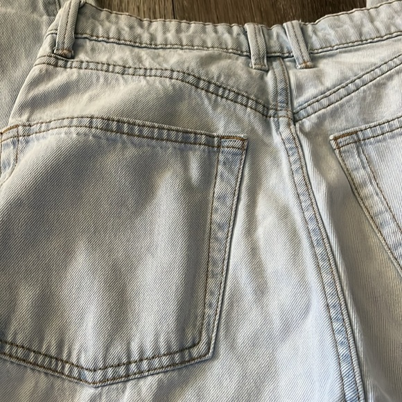 Jeans - Picture 3 of 4